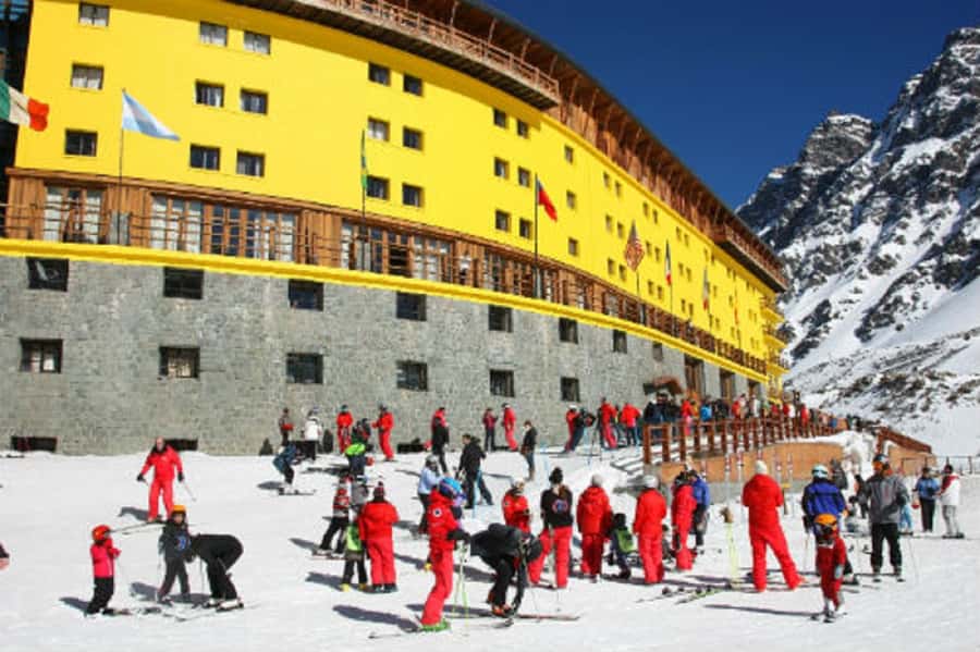 Santiago: Laguna del Inca and Portillo Small Group Tour - Guide languages and the rhythm of the day