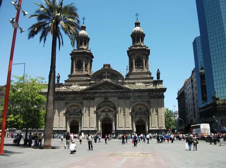 Santiago : Must-See Sites Walking Tour With A Guide - Guide quality is the key question