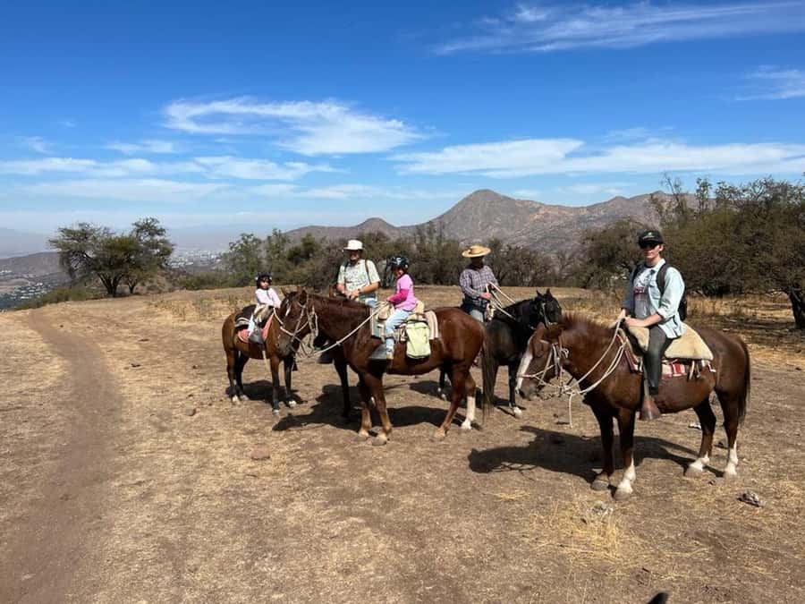 Santiago: Private Andes Foothills Horseback Riding. Half day - Timing, weather, and useful preparation