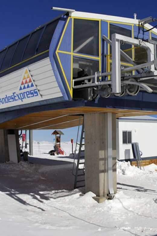 Santiago: Valle Nevado and Farellones Ski-Center Day Trip - Weather, altitude, and what to pack