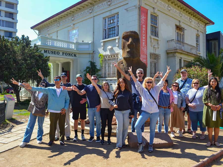 Santiago: Viña del Mar, Valparaiso & Casablanca Valley Tour - Who should book this experience?