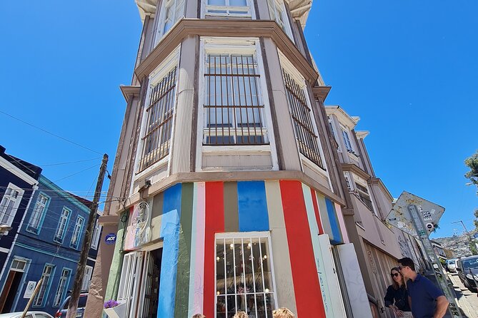 Street Art in Valparaiso and Wines in Casablanca from Santiago - Why this Santiago day trip works