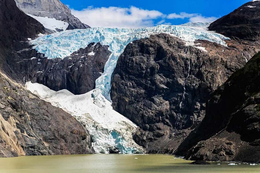 Torres del Paine Day Trip from El Calafate - Lunch at Phoe campsite and the Cuernos del Paine