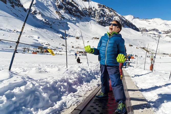 Tour Parque Farellones Ticket+Transportation, optional Snowwear - The mountain road and transport safety