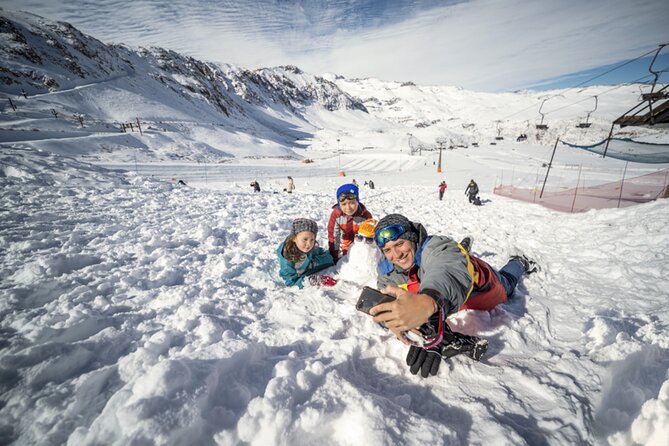 Tour Parque Farellones Ticket+Transportation, optional Snowwear - Who will enjoy this Farellones outing