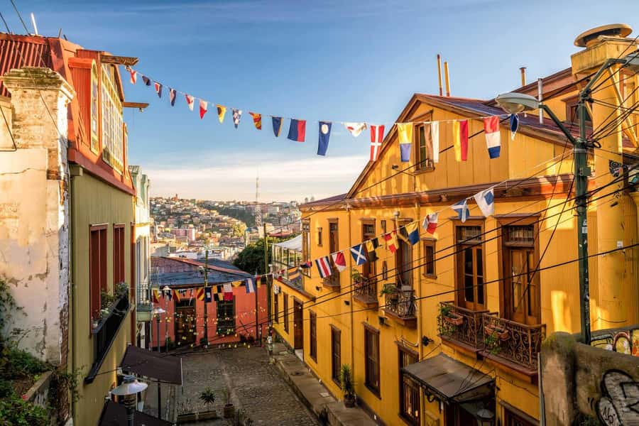 Valparaiso: Guided Walking Tour with Ascensor Rides - Key Points of This Valparaiso Walking Tour