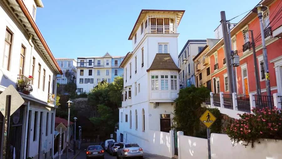 Valparaíso: Private Full Day Sightseeing Tour - Walking the hills of Cerro Concepción and Cerro Alegre
