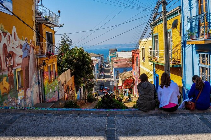 Valpo in 1 day: Authentic + Famous! Semi-private walking tour & public transport - Key things to know before booking