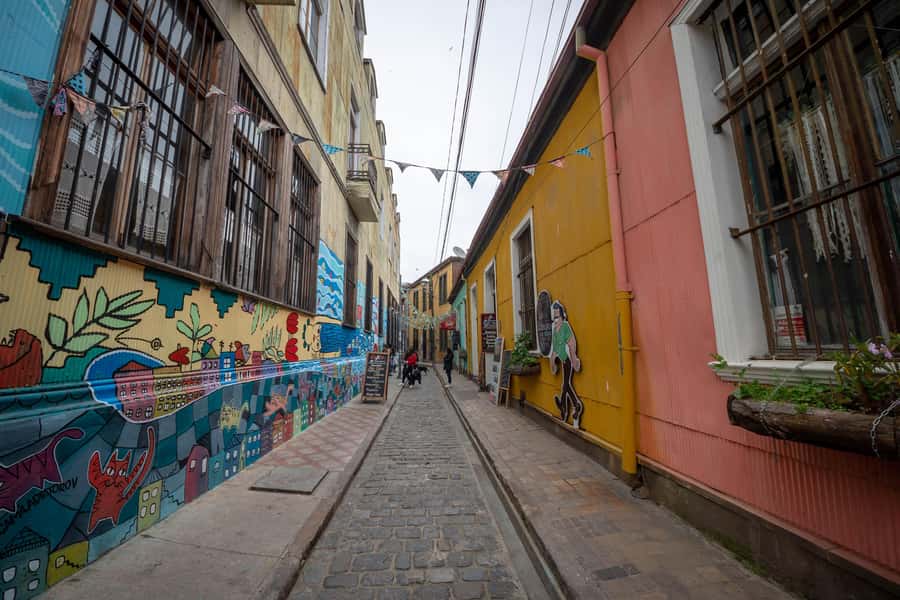 Viña del Mar and Valparaiso: guided day tour - Valparaiso: the strongest part of the day