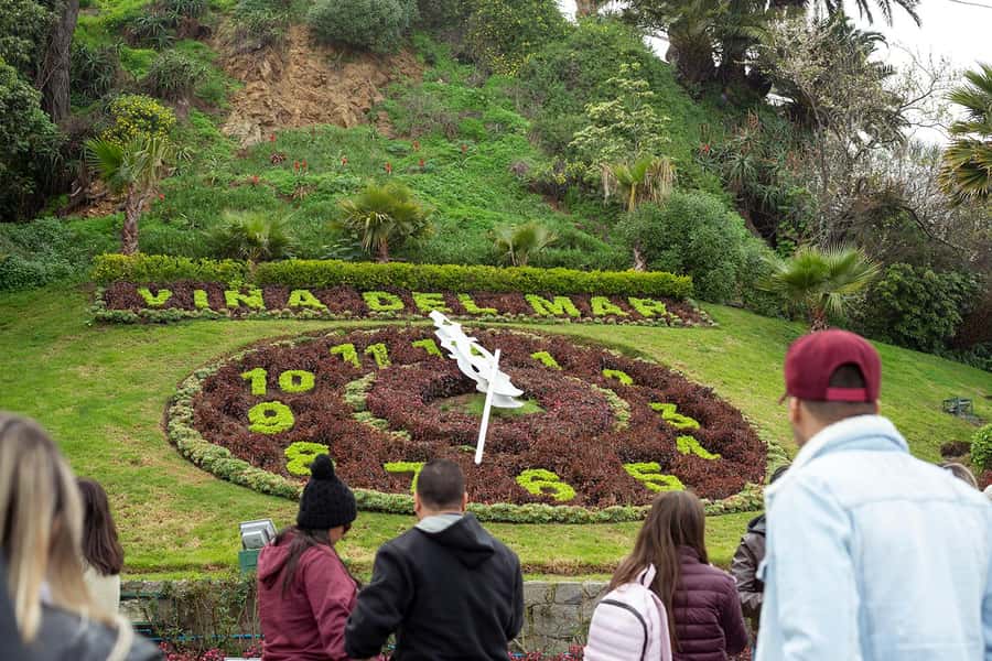 VIÑA DEL MAR AND VALPARAISO TOUR - Casablanca makes a pleasant first pause
