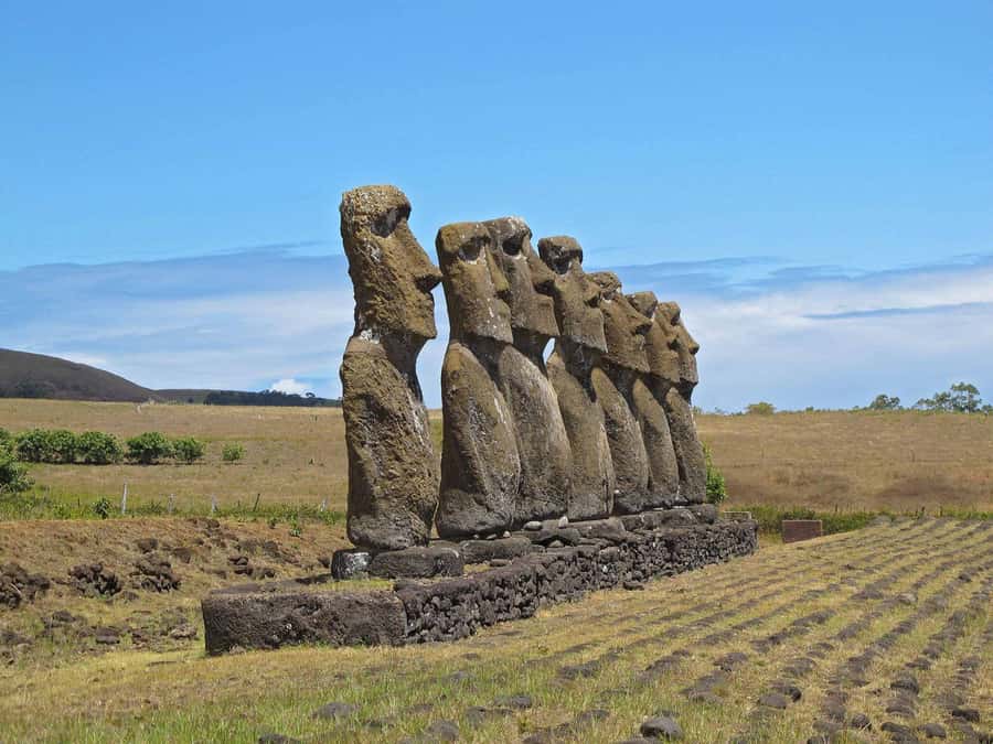 Volcanic Refuges: Excursion to Underground Civilization - Puna Pau: a short stop with a useful connection