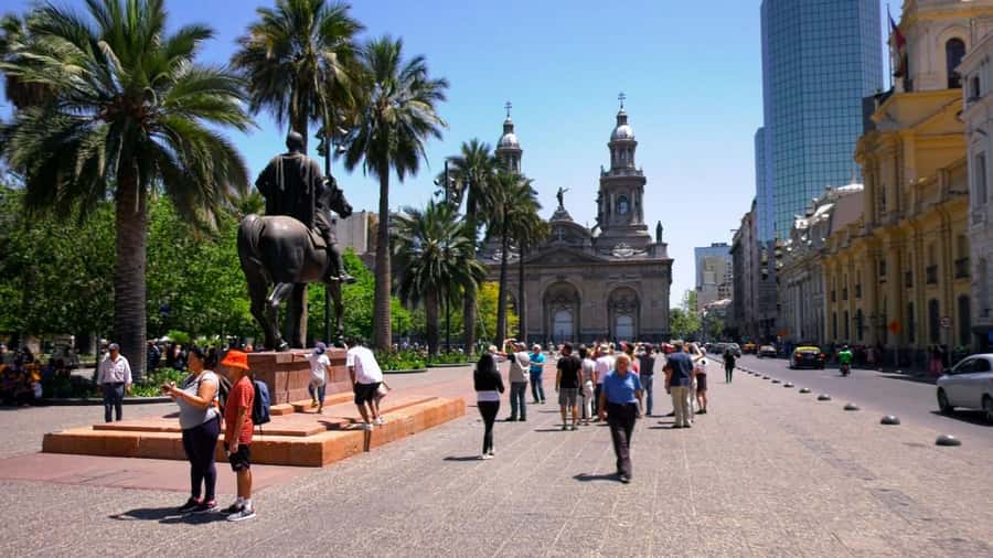 Walking City Tour with Funicular, Cable Car and Tasting - Starting with Santiago’s subway and central streets